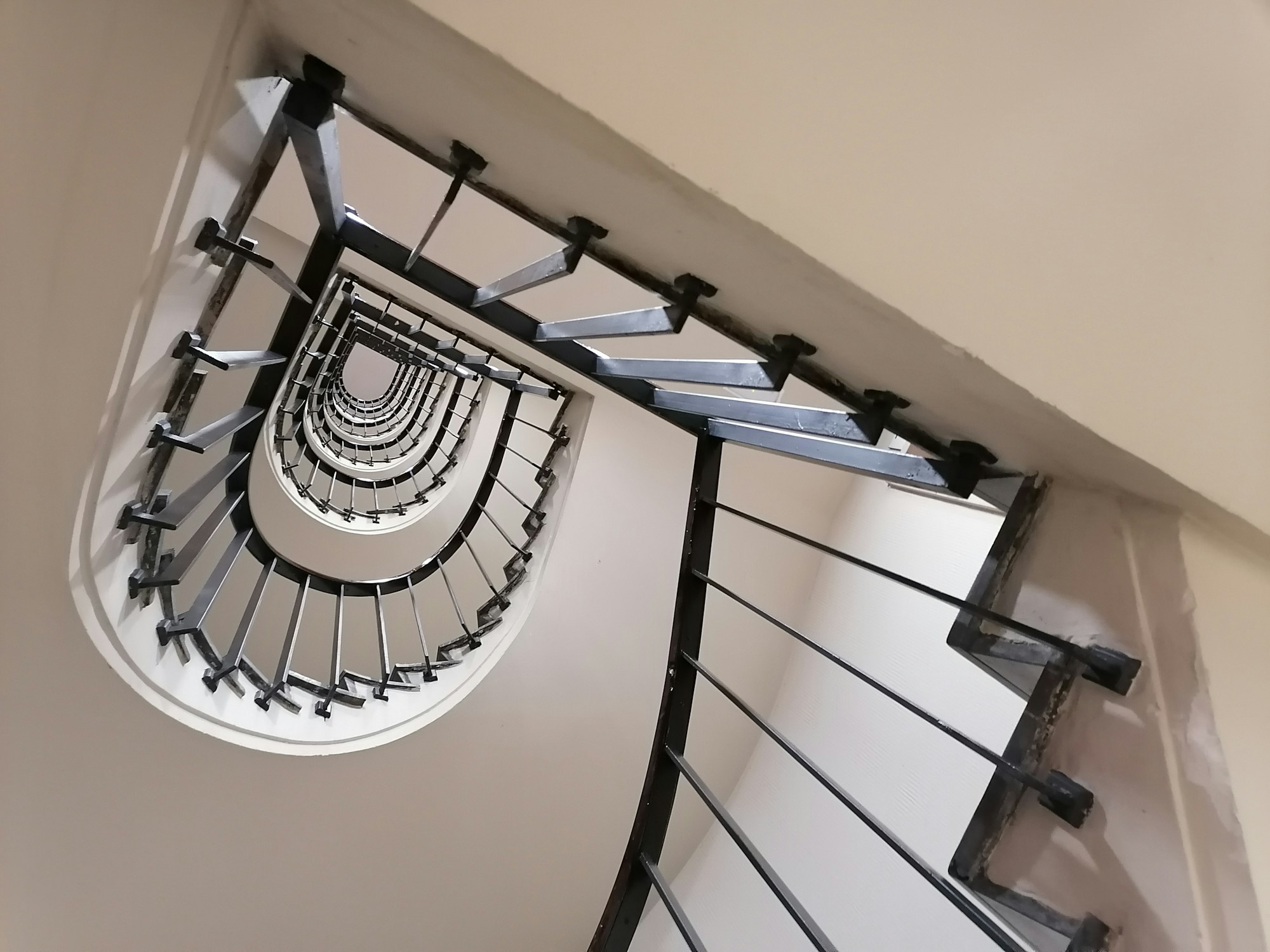 Escalera de una finca de Barcelona